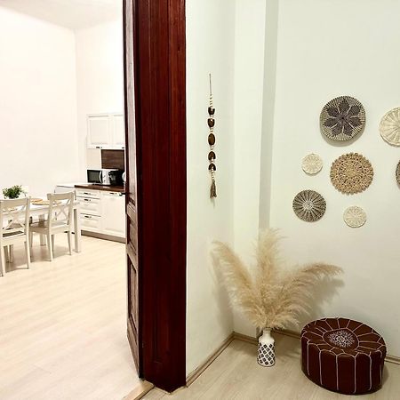 Apartment In Historical Part - Old Town Top Address Bratislava Exteriör bild